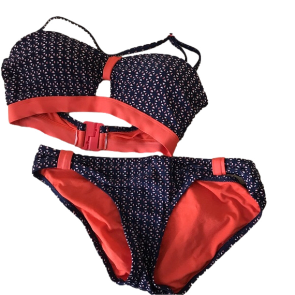 MOONTIDE two piece bikini swim suit. Size 6/8.